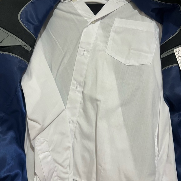 Tuxido - Picture 2 of 3